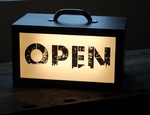 Doubles: Open / Closed Preis €155,00 Ca. Maße B42cm H24cm L25cm Gewicht 4,3kg