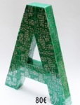 35x29x5cm Holzbuchstabe A Font Arial Rundum mit Leiterplatinen Stückpreis 80€