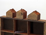 T17 Holzhaus nur noch mitteleres Haus verfügbar mit Rost ca.7x7x7cm